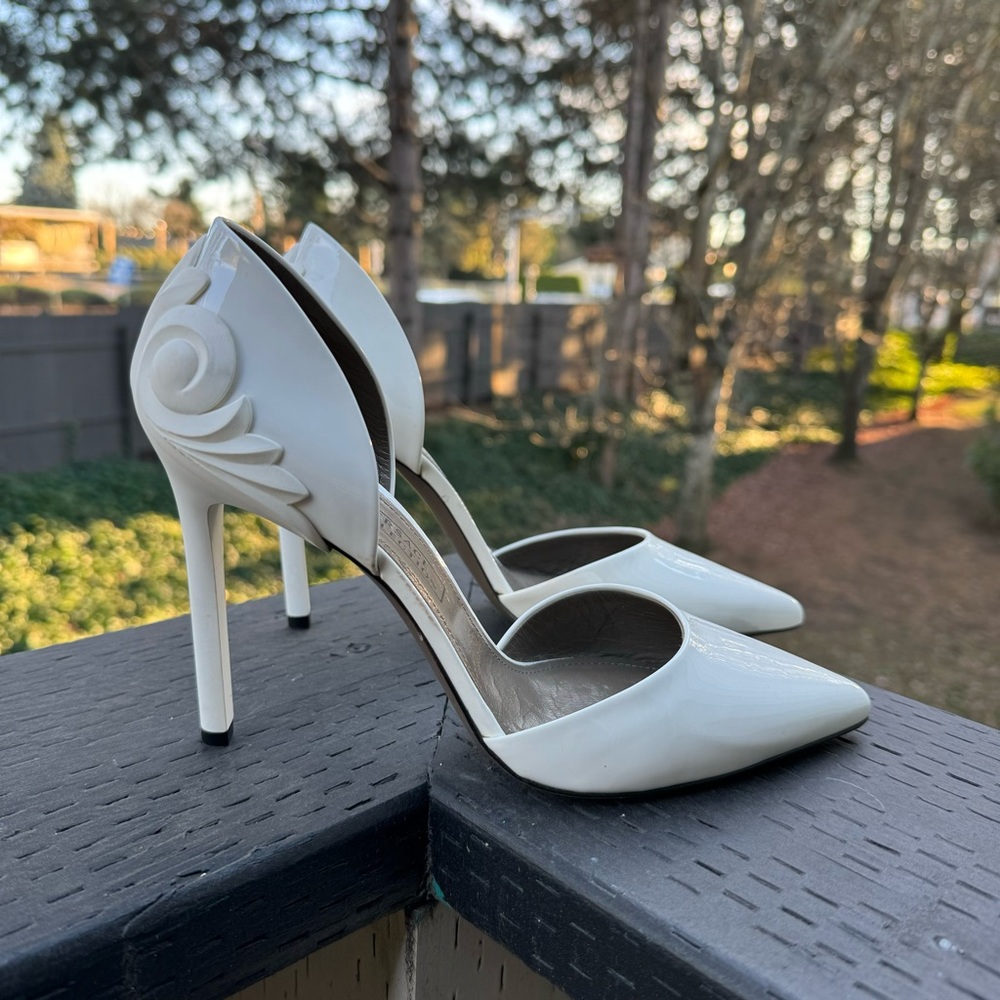 Versace Collection Women’s White Patent Leather Pump Heels Size 38